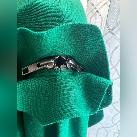 Green Ruffle Sweater - Picture 4 of 12